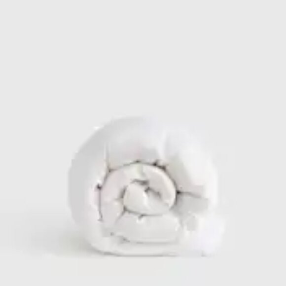 NWOT Quince Premium Down Alternative All Season Comforter - FULL/QUEEN - Picture 1 of 4